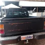 LOTE 472 - 01 MITSUBISHI L200 4X2, ANO 95/95, DIESEL CABINE DUOLA, COR PRETA, BUG-XXXX, (NO ESTADO) (FAZER 2 TRANSFERÊNCIA )(DÉBITOS ANTERIORES POR RESPONSABILIDADE DO ARREMATANTE)