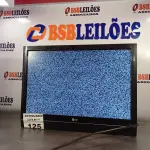 LOTE 125 - 01 MONITOR/ TV MARCA LG 22” POL COM SUPORTE DE PAREDE. (NO ESTADO, LEILÃO NÃO TEM GARANTIA E NEM DEVOLUÇÃO, SUJEITO A POSSÍVEIS AVARIAS VISÍVEIS/OCULTAS E/OU AUSÊNCIA DE COMPONENTES).