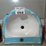 LOTE 054 - 02 CUBAS PARA LAVATÓRIO SENDO 01 BRANCA E 01 BEGE. (NO ESTADO, LEILÃO NÃO TEM GARANTIA E NEM DEVOLUÇÃO, SUJEITO A POSSÍVEIS AVARIAS VISÍVEIS/OCULTAS E/OU AUSÊNCIA DE COMPONENTES).