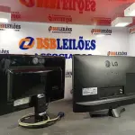 LOTE 197 - 02 MONITORES MARCAS E MODELOS DIVERSOS. (NO ESTADO, LEILÃO NÃO TEM GARANTIA E NEM DEVOLUÇÃO, SUJEITO A POSSÍVEIS AVARIAS VISÍVEIS/OCULTAS E/OU AUSÊNCIA DE COMPONENTES).