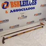 LOTE 129 - 02 BENGALAS EM MADEIRA. (NO ESTADO, LEILÃO NÃO TEM GARANTIA E NEM DEVOLUÇÃO, SUJEITO A POSSÍVEIS AVARIAS VISÍVEIS/OCULTAS E/OU AUSÊNCIA DE COMPONENTES).