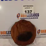 LOTE 137 - 01 PRATO DE PAREDE. (NO ESTADO, LEILÃO NÃO TEM GARANTIA E NEM DEVOLUÇÃO, SUJEITO A POSSÍVEIS AVARIAS VISÍVEIS/OCULTAS E/OU AUSÊNCIA DE COMPONENTES).
