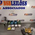 LOTE 014 - 01 AFIADOR DE FACAS, 01 PLACA DE VÍDEO E 10 HARD DISC PARA NOTEBOOK MARCAS E MODELOS DIVERSOS. (NO ESTADO, LEILÃO NÃO TEM GARANTIA E NEM DEVOLUÇÃO, SUJEITO A POSSÍVEIS AVARIAS VISÍVEIS/OCULTAS E/OU AUSÊNCIA DE COMPONENTES).