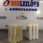 LOTE 190 - 06 FRASCOS DE CONDICIONADOR PANTENE PRO-V BRILHO EXTREMO 175ML E 06 FRASCOS DE SHAMPOO PANTENE PRO-V MICELAR PURIFICA E HIDRATA 200ML. (NO ESTADO, LEILÃO NÃO TEM GARANTIA E NEM DEVOLUÇÃO, SUJEITO A POSSÍVEIS AVARIAS VISÍVEIS/OCULTAS E/OU AUSÊNCIA DE COMPONENTES).