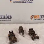 LOTE 144 - 03 APONTADORES EM METAL SENDO 02 CARROS E 01 CARRUAGEM. (NO ESTADO, LEILÃO NÃO TEM GARANTIA E NEM DEVOLUÇÃO, SUJEITO A POSSÍVEIS AVARIAS VISÍVEIS/OCULTAS E/OU AUSÊNCIA DE COMPONENTES).