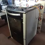 LOTE 314 - 01 FOGÃO A GÁS 04 BOCAS MARCA ELECTROLUX. (NO ESTADO, LEILÃO NÃO TEM GARANTIA E NEM DEVOLUÇÃO, SUJEITO A POSSÍVEIS AVARIAS VISÍVEIS/OCULTAS E/OU AUSÊNCIA DE COMPONENTES).
