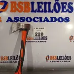 LOTE 220 - 01 MACHADINHA COM CABO EMBORRACHADO. (NO ESTADO, LEILÃO NÃO TEM GARANTIA E NEM DEVOLUÇÃO, SUJEITO A POSSÍVEIS AVARIAS VISÍVEIS/OCULTAS E/OU AUSÊNCIA DE COMPONENTES).