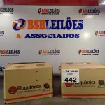LOTE 442 - 02 CAIXAS COM BISNAGAS DE ÁLCOOL ETÍLICO HIDRATADO 70%. (NO ESTADO, LEILÃO NÃO TEM GARANTIA E NEM DEVOLUÇÃO, SUJEITO A POSSÍVEIS AVARIAS VISÍVEIS/OCULTAS E/OU AUSÊNCIA DE COMPONENTES).
