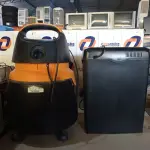 LOTE 317 - 01 FRAGMENTADORA DE PAPEL E 01 ASPIRADOR DE PÓ MARCA ELECTROLUX INCOMPLETO. (NO ESTADO, LEILÃO NÃO TEM GARANTIA E NEM DEVOLUÇÃO, SUJEITO A POSSÍVEIS AVARIAS VISÍVEIS/OCULTAS E/OU AUSÊNCIA DE COMPONENTES).