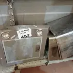 LOTE 452 - 01 CUBA PARA LAVATÓRIO MARCA DECA E 01 DEPURADOR DE AR MARCA TRAMONTINA EM AÇO 220V. (NO ESTADO, LEILÃO NÃO TEM GARANTIA E NEM DEVOLUÇÃO, SUJEITO A POSSÍVEIS AVARIAS VISÍVEIS/OCULTAS E/OU AUSÊNCIA DE COMPONENTES).