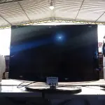 LOTE 431 - 01 TV SAMSUNG 32” POL. (NO ESTADO, LEILÃO NÃO TEM GARANTIA E NEM DEVOLUÇÃO, SUJEITO A POSSÍVEIS AVARIAS VISÍVEIS/OCULTAS E/OU AUSÊNCIA DE COMPONENTES).