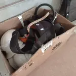 LOTE 465 - 02 CADEIRINHAS PARA TRABALHOS EM ALTURA E 03 CAPACETES DE SEGURANÇA. (NO ESTADO, LEILÃO NÃO TEM GARANTIA E NEM DEVOLUÇÃO, SUJEITO A POSSÍVEIS AVARIAS VISÍVEIS/OCULTAS E/OU AUSÊNCIA DE COMPONENTES).