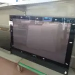 LOTE 460 - 01 TV DE PLASMA MARCA SAMSUNG 42” E 01 SONY BRAVIA 32” POL PARA RETIRADA DE PEÇAS. (NO ESTADO, LEILÃO NÃO TEM GARANTIA E NEM DEVOLUÇÃO, SUJEITO A POSSÍVEIS AVARIAS VISÍVEIS/OCULTAS E/OU AUSÊNCIA DE COMPONENTES).