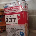 LOTE 037 - 01 - COLA ADESIVO DE CONTATO FORMICA (NO ESTADO, NÃO SABEMOS SE FUNCIONA. LEILÃO NÃO TEM GARANTIA E NEM DEVOLUÇÃO, SUJEITO A POSSÍVEIS AVARIAS VISÍVEIS/OCULTAS E/OU AUSÊNCIA DE COMPONENTES)