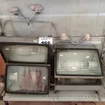 LOTE 466 - 04 LUMINÁRIAS DE PÁTIO. (NO ESTADO, LEILÃO NÃO TEM GARANTIA E NEM DEVOLUÇÃO, SUJEITO A POSSÍVEIS AVARIAS VISÍVEIS/OCULTAS E/OU AUSÊNCIA DE COMPONENTES).
