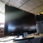 LOTE 431 - 01 TV SAMSUNG 32” POL. (NO ESTADO, LEILÃO NÃO TEM GARANTIA E NEM DEVOLUÇÃO, SUJEITO A POSSÍVEIS AVARIAS VISÍVEIS/OCULTAS E/OU AUSÊNCIA DE COMPONENTES).