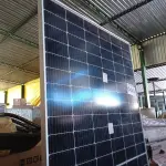 LOTE 006 - 01 – PLACA ENERGIA SOLAR (NO ESTADO, NÃO SABEMOS SE FUNCIONA. LEILÃO NÃO TEM GARANTIA E NEM DEVOLUÇÃO, SUJEITO A POSSÍVEIS AVARIAS VISÍVEIS/OCULTAS E/OUAUSÊNCIA DE COMPONENTES)