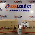LOTE 442 - 02 CAIXAS COM BISNAGAS DE ÁLCOOL ETÍLICO HIDRATADO 70%. (NO ESTADO, LEILÃO NÃO TEM GARANTIA E NEM DEVOLUÇÃO, SUJEITO A POSSÍVEIS AVARIAS VISÍVEIS/OCULTAS E/OU AUSÊNCIA DE COMPONENTES).