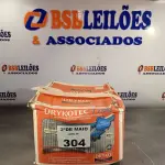 LOTE 304 - 01 CAIXA DE DRYKOTEC 7700, REVESTIMENTO IMPERMEABILIZANTE FLEXÍVEL COM FIBRAS SINTÉTICAS. (NO ESTADO, LEILÃO NÃO TEM GARANTIA E NEM DEVOLUÇÃO, SUJEITO A POSSÍVEIS AVARIAS VISÍVEIS/OCULTAS E/OU AUSÊNCIA DE COMPONENTES).