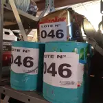 LOTE 046 - 03 – LATAS DE TINTAS (NO ESTADO, NÃO SABEMOS SE FUNCIONA. LEILÃO NÃO TEM GARANTIA E NEM DEVOLUÇÃO, SUJEITO A POSSÍVEIS AVARIAS VISÍVEIS/OCULTAS E/OU AUSÊNCIA DE COMPONENTES)