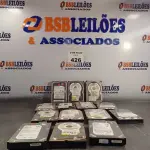 LOTE 426 - 14 HARD DISC PARA PC MARCAS E MODELOS DIVERSOS. (NO ESTADO, LEILÃO NÃO TEM GARANTIA E NEM DEVOLUÇÃO, SUJEITO A POSSÍVEIS AVARIAS VISÍVEIS/OCULTAS E/OU AUSÊNCIA DE COMPONENTES).