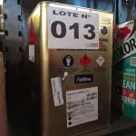LOTE 013 - 01 - LATA ADESIVO COLA DE CONTATO KISAFIX KILLING (NO ESTADO, NÃO SABEMOS SE FUNCIONA. LEILÃO NÃO TEM GARANTIA E NEM DEVOLUÇÃO, SUJEITO A POSSÍVEIS AVARIAS VISÍVEIS/OCULTAS E/OU AUSÊNCIA DE COMPONENTES)