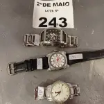 LOTE 243 - 03 RELÓGIOS DE PULSO MARCAS E MODELOS DIVERSOS. (NO ESTADO, LEILÃO NÃO TEM GARANTIA E NEM DEVOLUÇÃO, SUJEITO A POSSÍVEIS AVARIAS VISÍVEIS/OCULTAS E/OU AUSÊNCIA DE COMPONENTES).