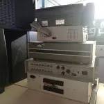 LOTE 390 - 04 APARELHOS ELETRÔNICOS E 01 APARELHO DE FAX MARCAS E MODELOS DIVERSOS. (NO ESTADO, LEILÃO NÃO TEM GARANTIA E NEM DEVOLUÇÃO, SUJEITO A POSSÍVEIS AVARIAS VISÍVEIS/OCULTAS E/OU AUSÊNCIA DE COMPONENTES).