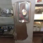 LOTE 425 - 01 PIA EM AÇO INOX CIMENTADA COM 01 CUBA MEDINDO 2,00X0,53CM COM AVARIAS. (NO ESTADO, LEILÃO NÃO TEM GARANTIA E NEM DEVOLUÇÃO, SUJEITO A POSSÍVEIS AVARIAS VISÍVEIS/OCULTAS E/OU AUSÊNCIA DE COMPONENTES).