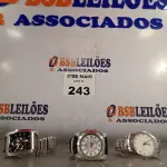 LOTE 243 - 03 RELÓGIOS DE PULSO MARCAS E MODELOS DIVERSOS. (NO ESTADO, LEILÃO NÃO TEM GARANTIA E NEM DEVOLUÇÃO, SUJEITO A POSSÍVEIS AVARIAS VISÍVEIS/OCULTAS E/OU AUSÊNCIA DE COMPONENTES).