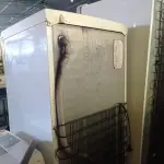 LOTE 372 - 01 GELADEIRA 220V. (NO ESTADO, LEILÃO NÃO TEM GARANTIA E NEM DEVOLUÇÃO, SUJEITO A POSSÍVEIS AVARIAS VISÍVEIS/OCULTAS E/OU AUSÊNCIA DE COMPONENTES).