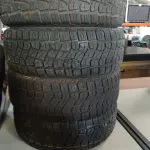 LOTE 312 - 05 PNEUS REMOLD SENDO: 04 NAS MEDIDAS 205/60/16 E 01 205/70/15. (NO ESTADO, LEILÃO NÃO TEM GARANTIA E NEM DEVOLUÇÃO, SUJEITO A POSSÍVEIS AVARIAS VISÍVEIS/OCULTAS E/OU AUSÊNCIA DE COMPONENTES).