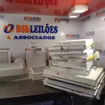 LOTE 443 - 01 LOTE COM VÁRIAS LUMINÁRIAS MARCAS E MODELOS DIVERSOS. (NO ESTADO, LEILÃO NÃO TEM GARANTIA E NEM DEVOLUÇÃO, SUJEITO A POSSÍVEIS AVARIAS VISÍVEIS/OCULTAS E/OU AUSÊNCIA DE COMPONENTES).