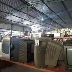LOTE 413 - 03 TV’S DE TUBO MARCAS E MODELOS DIVERSOS. (NO ESTADO, LEILÃO NÃO TEM GARANTIA E NEM DEVOLUÇÃO, SUJEITO A POSSÍVEIS AVARIAS VISÍVEIS/OCULTAS E/OU AUSÊNCIA DE COMPONENTES).