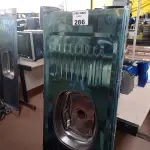 LOTE 286 - 01 PIA EM AÇO INOX CIMENTADA COM 01 CUBA MEDINDO 1,40X0,53CM. (NO ESTADO, LEILÃO NÃO TEM GARANTIA E NEM DEVOLUÇÃO, SUJEITO A POSSÍVEIS AVARIAS VISÍVEIS/OCULTAS E/OU AUSÊNCIA DE COMPONENTES).