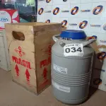 LOTE 034 - 01 - BOTIJÃO NITROGÊNIO INSEMINAÇÃO (NO ESTADO, NÃO SABEMOS SE FUNCIONA. LEILÃO NÃO TEM GARANTIA E NEM DEVOLUÇÃO, SUJEITO A POSSÍVEIS AVARIAS VISÍVEIS/OCULTAS E/OU AUSÊNCIA DE COMPONENTES)