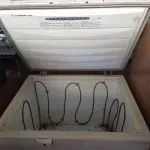 LOTE 412 - 01 GELADEIRA MARCA PROSDÓCIMO E 1 FREEZER HORIZONTAL C/ 01 TAMPA COM AVARÍAS. (NO ESTADO, LEILÃO NÃO TEM GARANTIA E NEM DEVOLUÇÃO, SUJEITO A POSSÍVEIS AVARIAS VISÍVEIS/OCULTAS E/OU AUSÊNCIA DE COMPONENTES). (NO ESTADO, LEILÃO NÃO TEM GARANTIA E NEM DEVOLUÇÃO, SUJEITO A POSSÍVEIS AVARIAS VISÍVEIS/OCULTAS E/OU AUSÊNCIA DE COMPONENTES).
