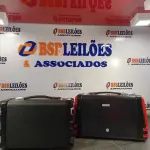 LOTE 333 - 02 CAIXAS DE SOM BLUETOOTH COM AVARIAS.  (NO ESTADO, LEILÃO NÃO TEM GARANTIA E NEM DEVOLUÇÃO, SUJEITO A POSSÍVEIS AVARIAS VISÍVEIS/OCULTAS E/OU AUSÊNCIA DE COMPONENTES).