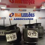 LOTE 012 - 04 - BOLSAS SUSPENSÃO PNEUMÁTICA TRUCK SCANIA S4/S51T15LR4 ST030 COM BASE (NO ESTADO, NÃO SABEMOS SEFUNCIONA. LEILÃO NÃO TEM GARANTIA E NEM DEVOLUÇÃO, SUJEITO A POSSÍVEIS AVARIAS VISÍVEIS/OCULTAS E/OUAUSÊNCIA DE COMPONENTES)