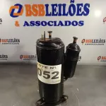 LOTE 052 - 01 - COMPRESSOR ROTATIVO GMCC TOSHIBA AR CONDICIONADO PH401X3CS 220V (NO ESTADO, NÃO SABEMOS SE FUNCIONA. LEILÃO NÃO TEM GARANTIA E NEM DEVOLUÇÃO, SUJEITO A POSSÍVEIS AVARIAS VISÍVEIS/OCULTAS E/OU AUSÊNCIA DE COMPONENTES)