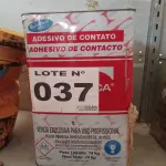 LOTE 037 - 01 - COLA ADESIVO DE CONTATO FORMICA (NO ESTADO, NÃO SABEMOS SE FUNCIONA. LEILÃO NÃO TEM GARANTIA E NEM DEVOLUÇÃO, SUJEITO A POSSÍVEIS AVARIAS VISÍVEIS/OCULTAS E/OU AUSÊNCIA DE COMPONENTES)