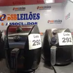 LOTE 292 - 05- FRITADEIRA ELÉTRICA AIR FRYER MONDIAL (NO ESTADO, NÃO SABEMOS SE FUNCIONA. LEILÃO NÃO TEM GARANTIA E NEM DEVOLUÇÃO, SUJEITO A POSSÍVEIS AVARIAS VISÍVEIS/OCULTAS E/OU AUSÊNCIA DE COMPONENTES)