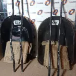 LOTE 223 - 02 - CARRINHOS DE MÃO (NO ESTADO, NÃO SABEMOS SE FUNCIONA. LEILÃO NÃO TEM GARANTIA E NEM DEVOLUÇÃO, SUJEITO A POSSÍVEIS AVARIAS VISÍVEIS/OCULTAS E/OU AUSÊNCIA DE COMPONENTES)