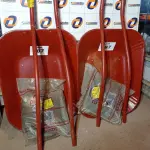 LOTE 087 - 02 - CARRINHOS DE MÃO (NO ESTADO, NÃO SABEMOS SE FUNCIONA. LEILÃO NÃO TEM GARANTIA E NEM DEVOLUÇÃO, SUJEITO A POSSÍVEIS AVARIAS VISÍVEIS/OCULTAS E/OU AUSÊNCIA DE COMPONENTES)