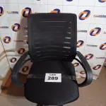 LOTE 289 - 01 – CADEIRA ESCRITÓRIO (NO ESTADO, NÃO SABEMOS SE FUNCIONA. LEILÃO NÃO TEM GARANTIA E NEM DEVOLUÇÃO, SUJEITO A POSSÍVEIS AVARIAS VISÍVEIS/OCULTAS E/OU AUSÊNCIA DE COMPONENTES)