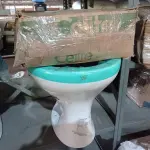 LOTE 188 - 01 - VASO SANITÁRIO COM CAIXA ACOPLADA CELITE (NO ESTADO, NÃO SABEMOS SE FUNCIONA. LEILÃO NÃO TEM GARANTIA E NEM DEVOLUÇÃO, SUJEITO A POSSÍVEIS AVARIAS VISÍVEIS/OCULTAS E/OU AUSÊNCIA DE COMPONENTES)