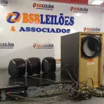 LOTE 253 - 01 - HOME THEATER LG (NO ESTADO, NÃO SABEMOS SE FUNCIONA. LEILÃO NÃO TEM GARANTIA E NEM DEVOLUÇÃO, SUJEITO A POSSÍVEIS AVARIAS VISÍVEIS/OCULTAS E/O  AUSÊNCIA DE COMPONENTES)