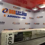 LOTE 091 - 01 – TENDA GAZEBO 2,40 X2,40 (NO ESTADO, NÃO SABEMOS SE FUNCIONA. LEILÃO NÃO TEM GARANTIA E NEM DEVOLUÇÃO, SUJEITO A POSSÍVEIS AVARIAS VISÍVEIS/OCULTAS E/OU AUSÊNCIA DE COMPONENTES)