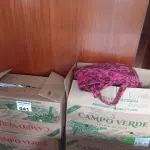 LOTE 041 - 04 CAIXAS COM ROUPAS FEMININAS (NO ESTADO, NÃO SABEMOS SE FUNCIONA. LEILÃO NÃO TEM GARANTIA E NEM DEVOLUÇÃO).