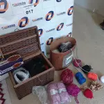 LOTE 017 - 01 LOTE COM ROLOS DE LÃ PARA CROCHÊ (NO ESTADO, NÃO SABEMOS SE FUNCIONA. LEILÃO NÃO TEM GARANTIA E NEM DEVOLUÇÃO).